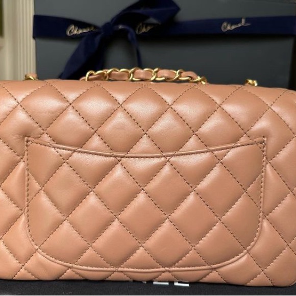Chanel lambskin crossbody - Picture 15 of 16